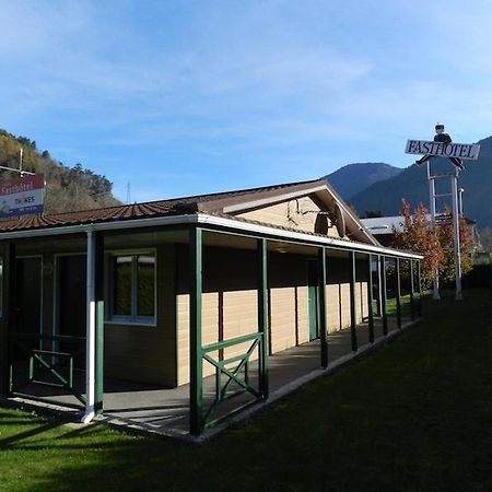 Fasthotel Thones Exterior photo