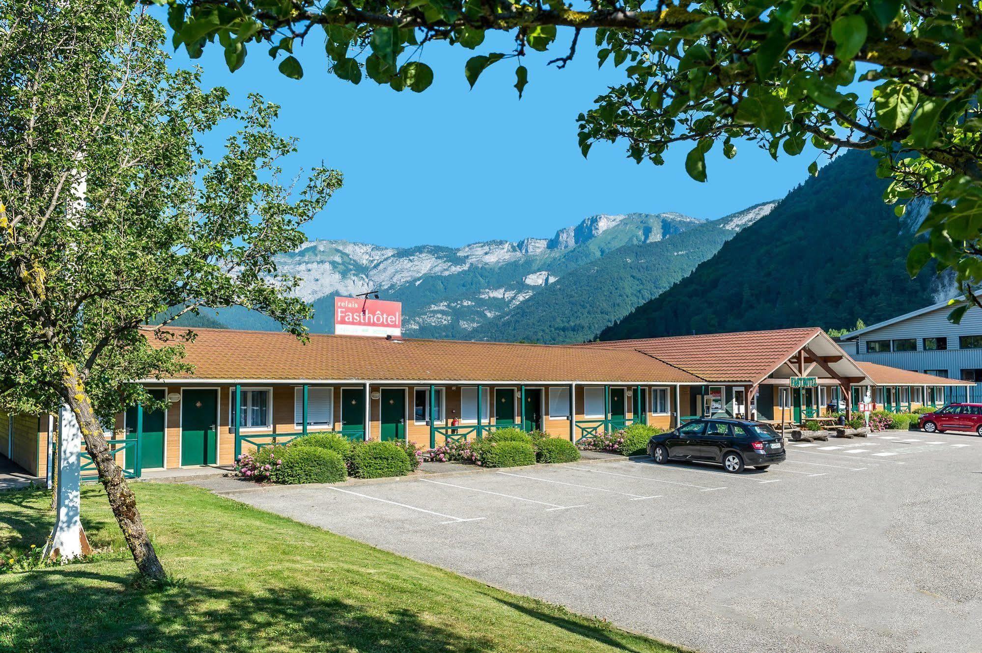 Fasthotel Thones Exterior photo